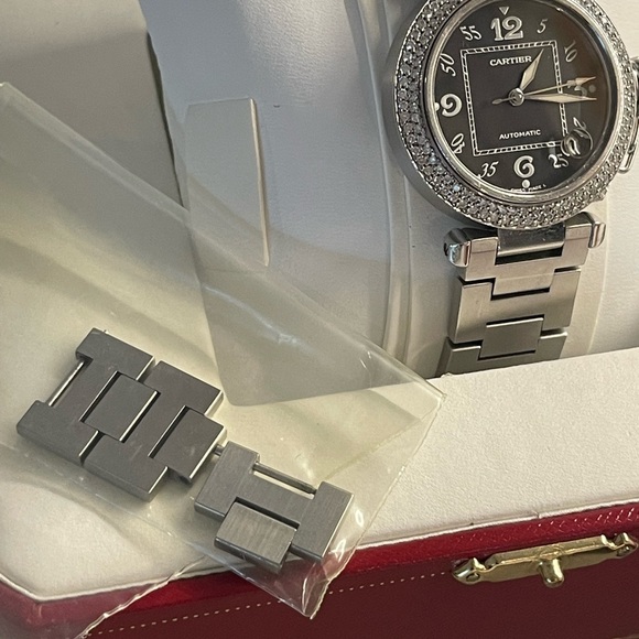 🤩😍Cartier Pasha with diamond bezel unisex stainless steel 35mm😍🤩 - Picture 12 of 14